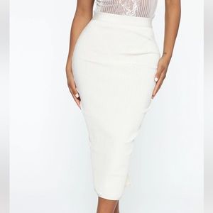 Satin waistband and ribbed off white pencil skirt with slit